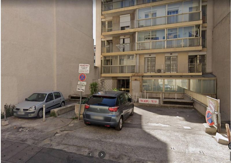 A louer place de parking double en extérieure Camas / Cinq Avenues 13004 Marseille