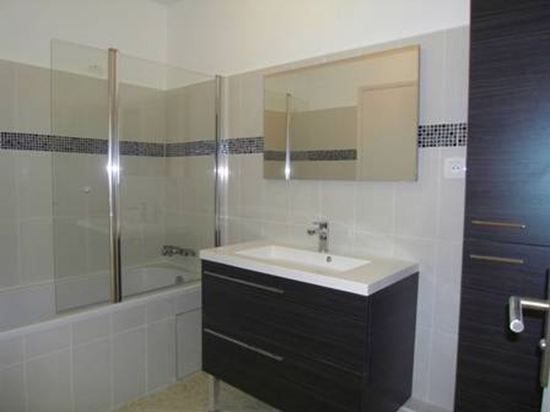 A louer appartement 3 pièces en rez de chaussée village de Beaumont 13012 Marseille