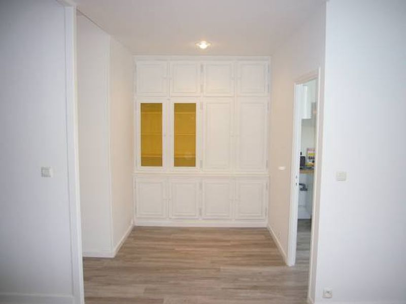 A la location 13001 Marseille Appartement Type 1/2 Vieux Port